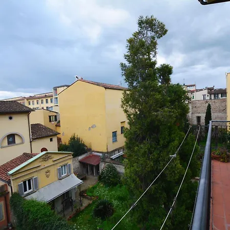 Unyca - Typical Florentine Hideaway