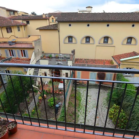 아파트 Unyca - Typical Florentine Hideaway *