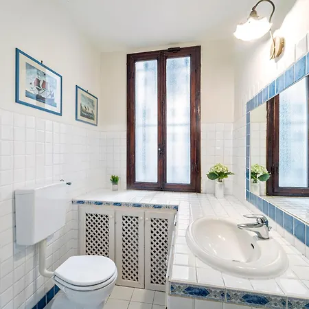 Unyca - 2 Bedroom * Floransa